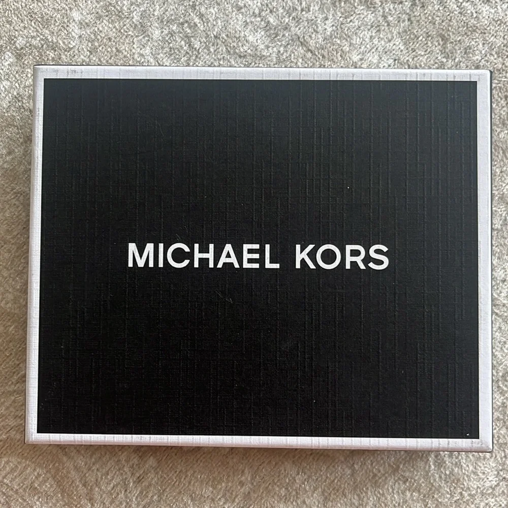 Brand New Michael Kors Genuine Leather Jet Set Mens Black Slim Bifold Wallet